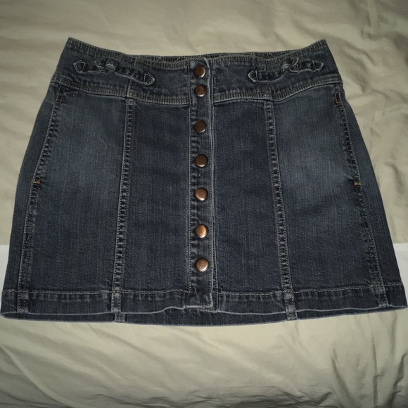 GAP Dresses & Skirts - GAP DENIM MINI SKIRT with SNAPS